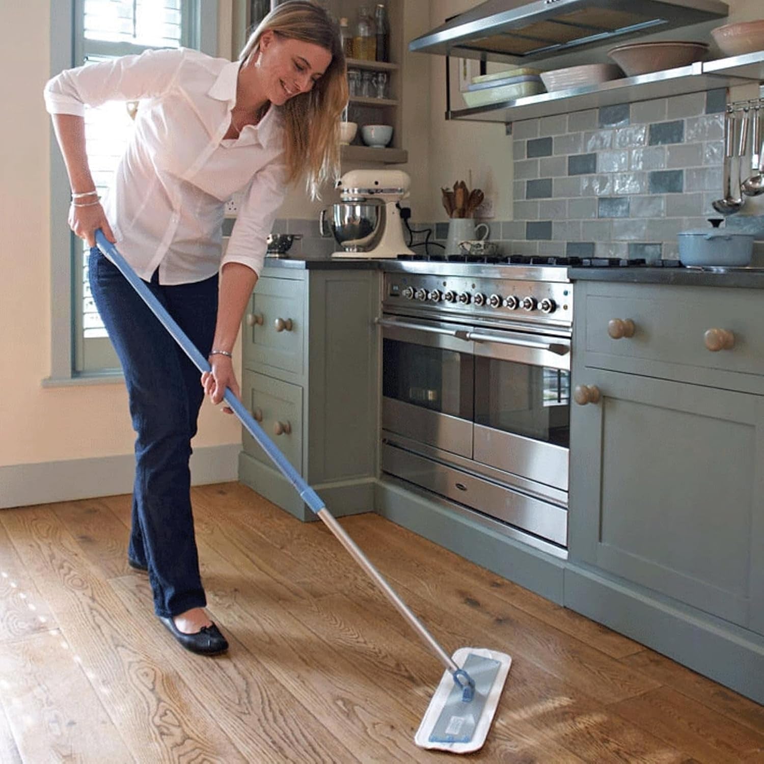 Revolutionary Deep Clean Mop - Eco-Friendly, Reusable Cloth Pad for Effortless Home Cleaning on All Hard Floors!