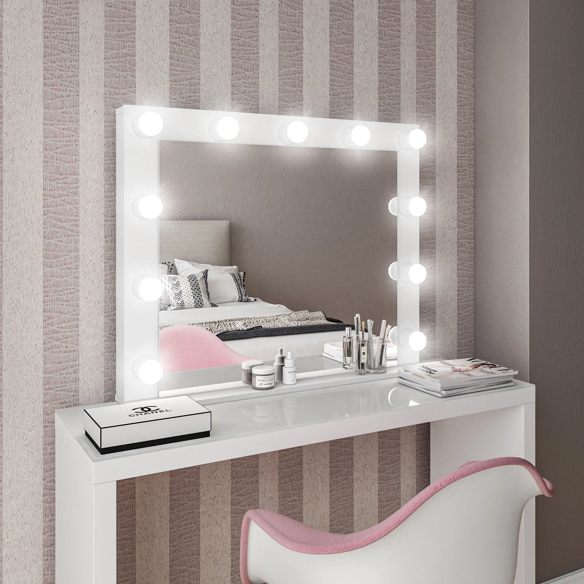 Elevate Your Beauty Routine with the Boahaus Sivas Lighted Mirror - Perfect Illumination & Stylish Design